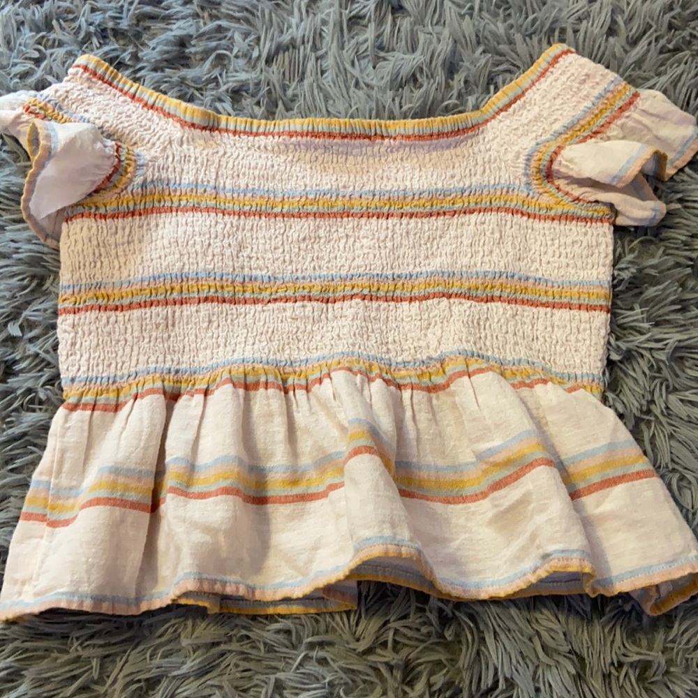 American eagle off the shoulder shirt, size M